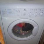 Indesit Wisl 103    -  4